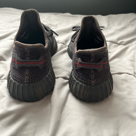 Yeezy 350 black non reflective, used good condition with box main image 6